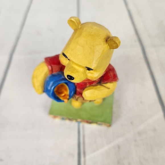 Jim Shore Disney Traditions Winnie the Pooh "Hunney of a Bear" Figurine 4.25' - Picture 6 of 10